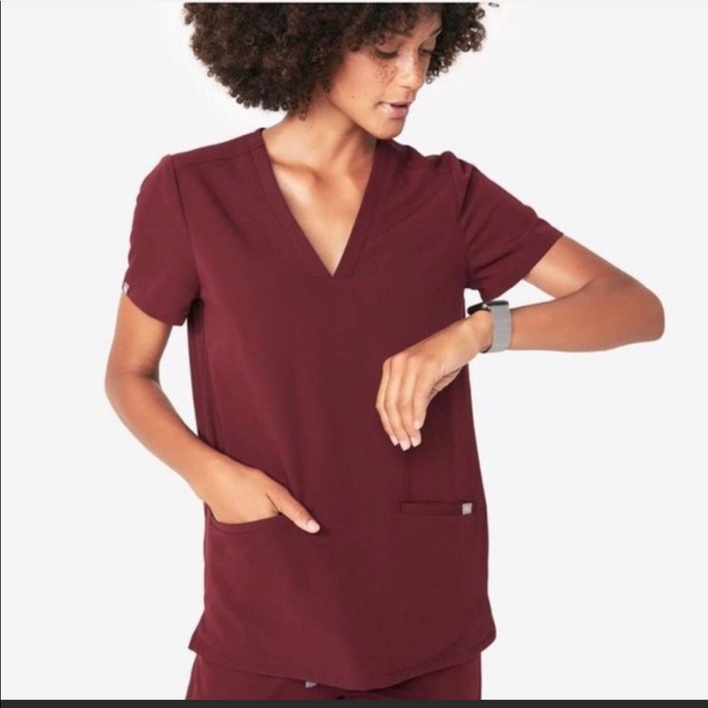 Figs Casma 3 pocket Scrub Top Large